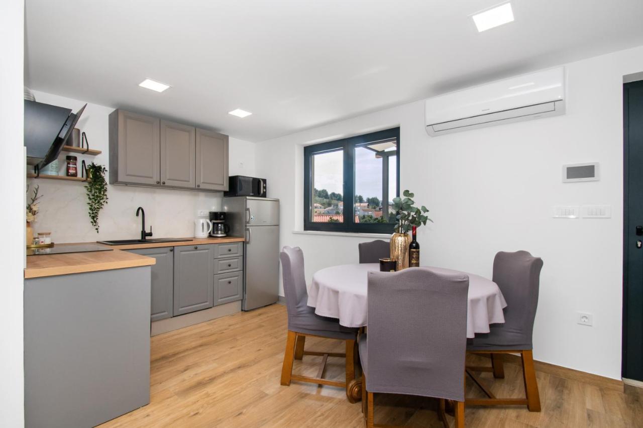 Apartmani Monika Žaborić Exterior foto